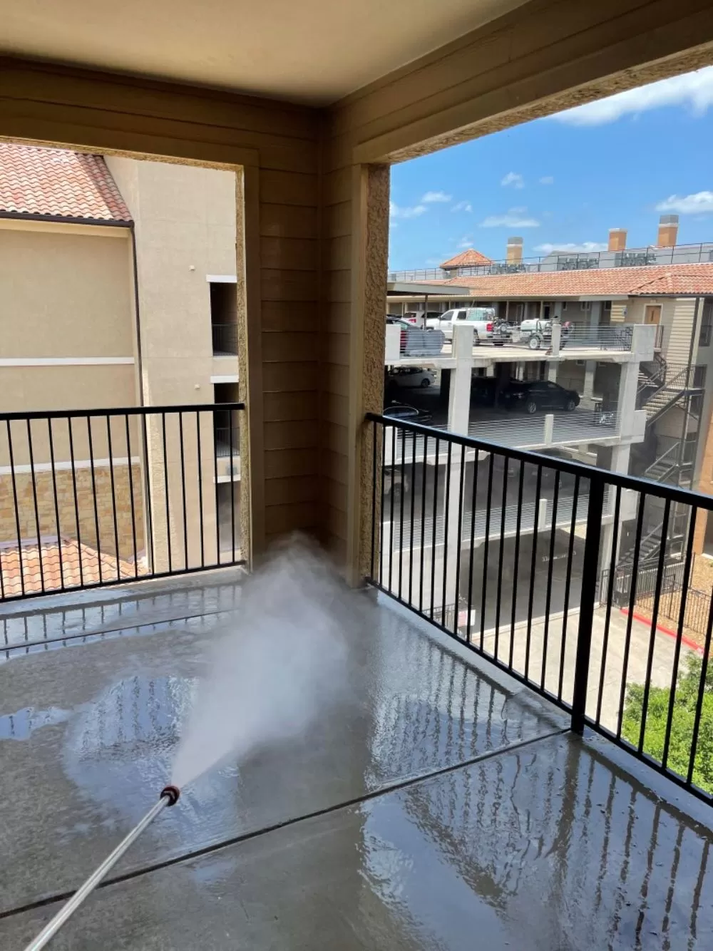 Apartment complex exterior soft washing in Vero Beach, FL